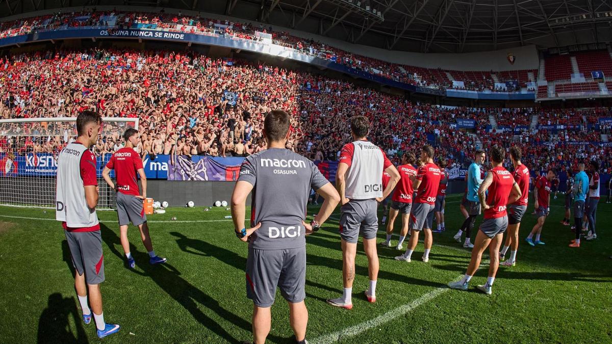 <![CDATA[Fotos del entrenamiento de Osasuna con público antes del vital choque de Getafe]]>