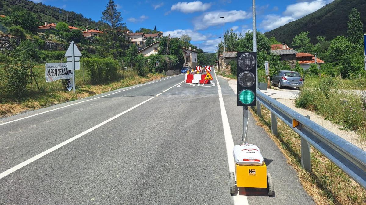 <![CDATA[Paso alternativo en la nacional N-135 por obras en la travesía de Zuriain]]>