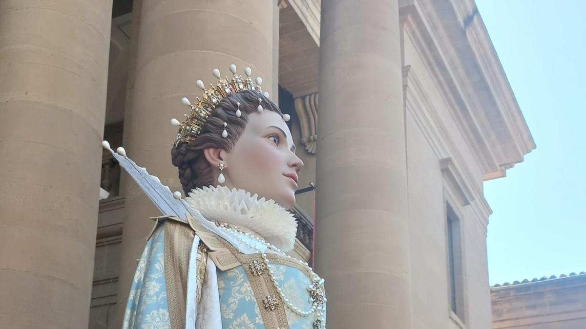<![CDATA[Salida desde la catedral de la procesión del Corpus