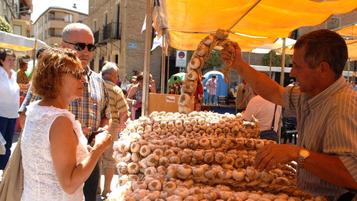 Falces rindió homenaje al Pilón y al ajo