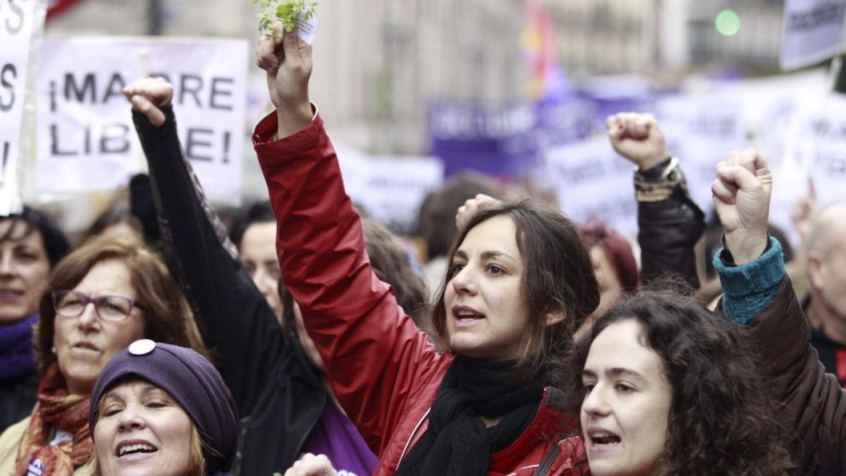 Miles de personas se manifiestan en Madrid contra la ley del aborto