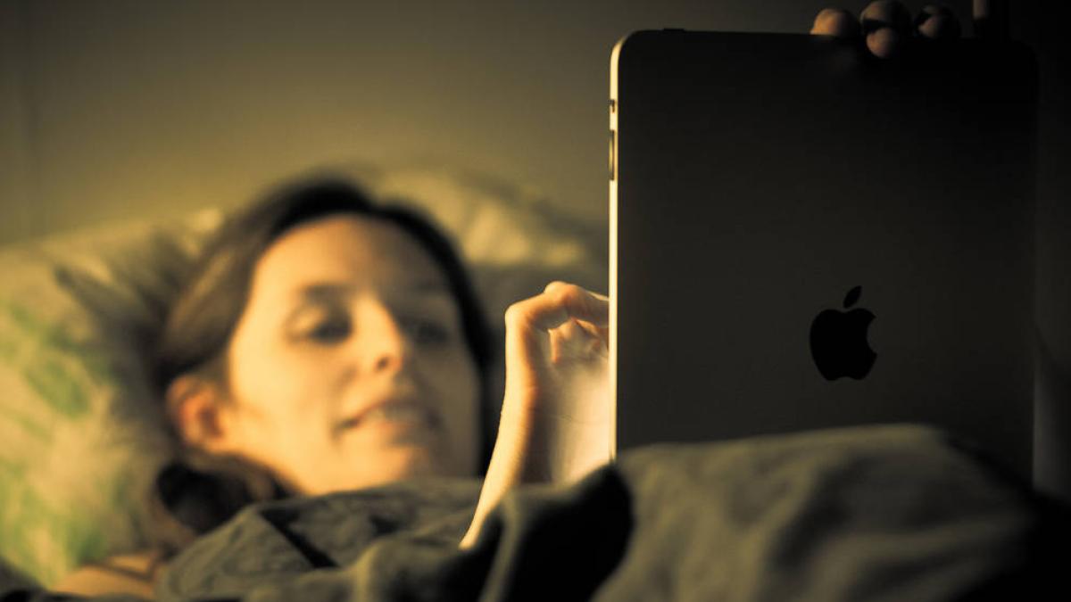 ¿Te despiertas por la noche? Los 7 hábitos que pueden ayudarte a dormir mejor