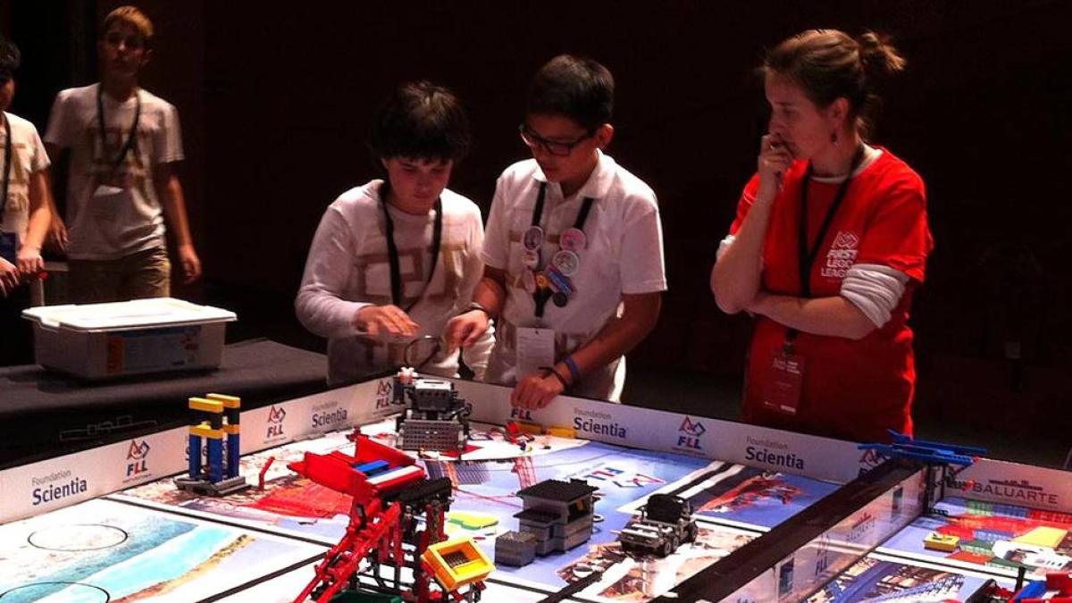 Robótica - Mechatronic Ants y FSINGENIUM Team ganan la First Lego ...