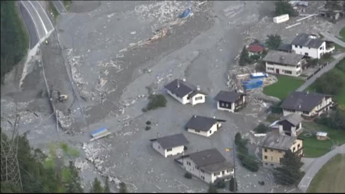 Suspenden la búsqueda de los desaparecidos en la avalancha en Suiza