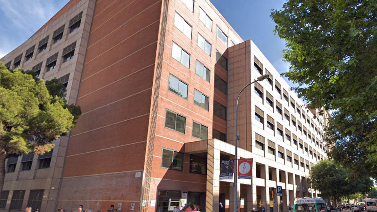 <![CDATA[La mujer aislada en el Clínic de Barcelona por ser contacto da negativo en la prueba PCR]]>