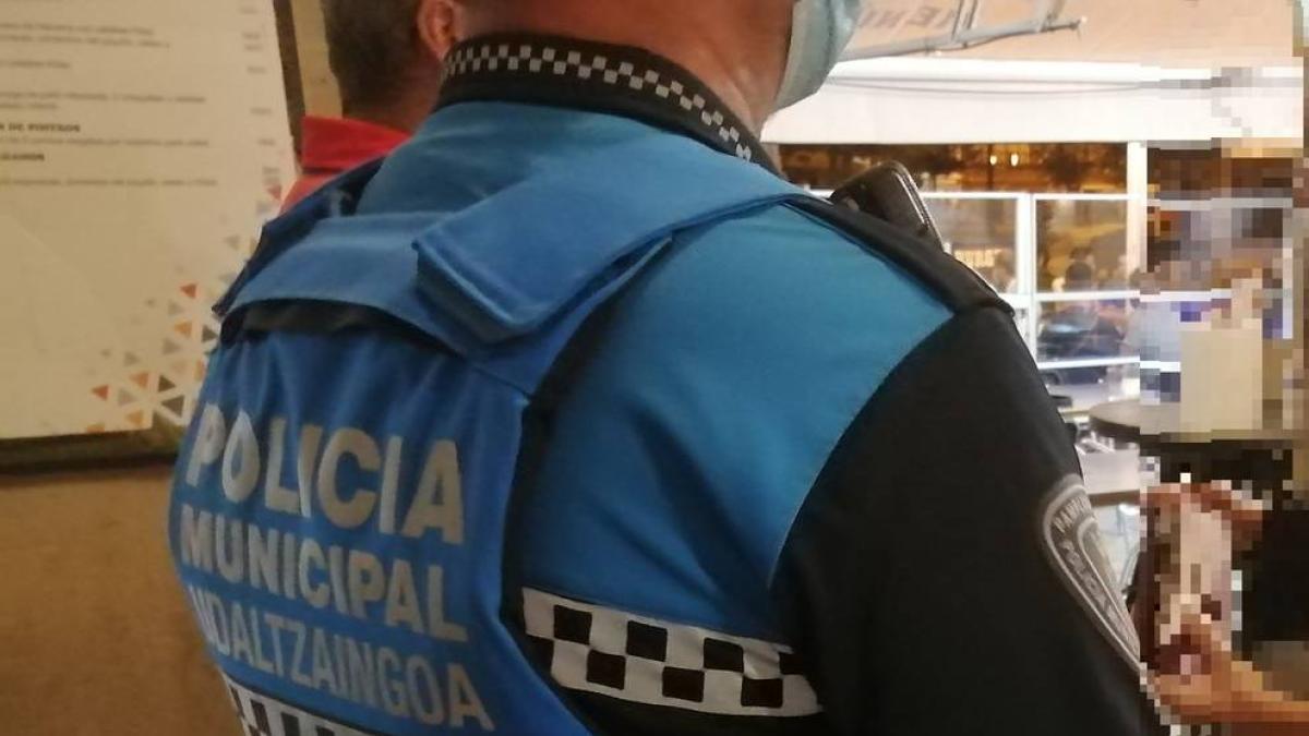 <![CDATA[Propuesto para sanción un bar de San Juan en apariencia cerrado, pero con música y gente en su interior]]>