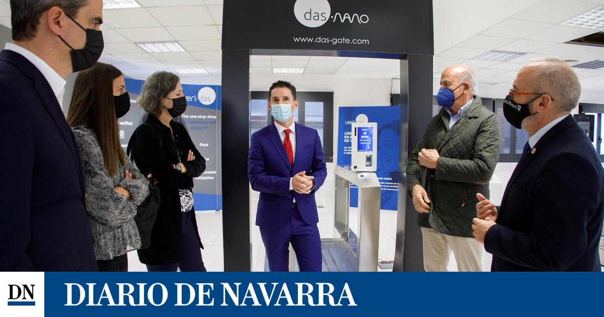 La empresa navarra das-Nano muestra al consejero Cigudosa su trabajo en inteligencia artificial y biometría