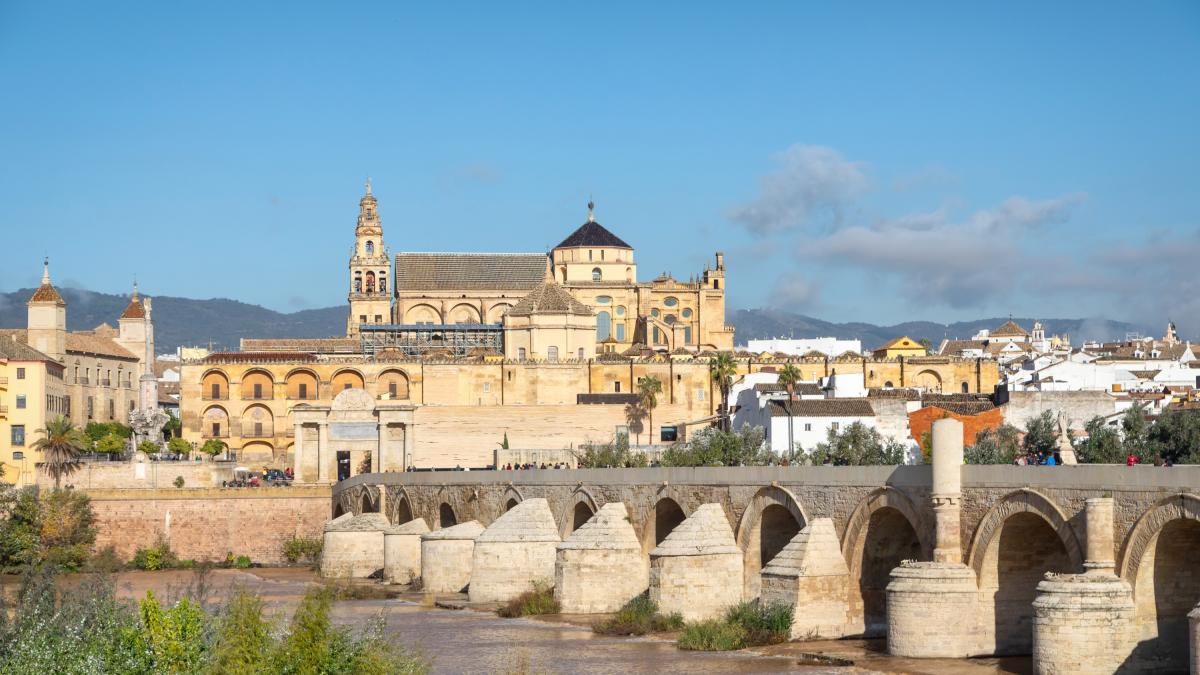 <![CDATA[Detenido un hombre tras matar a una mujer con un arma blanca en Córdoba]]>