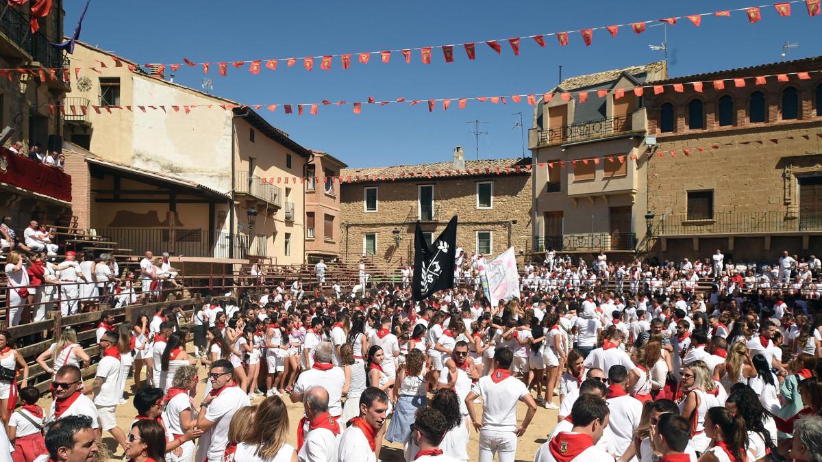 Fotos del cohete de las fiestas de Carcastillo