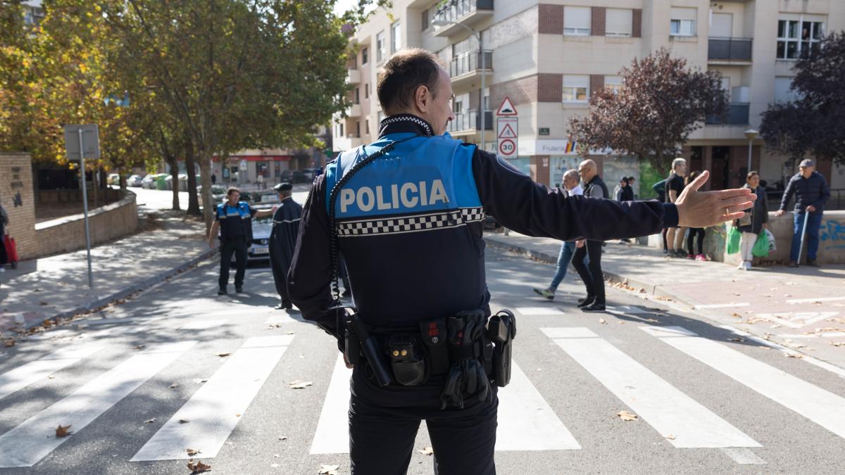 Un conductor se da a la fuga tras atropellar a una mujer que llevaba un ...