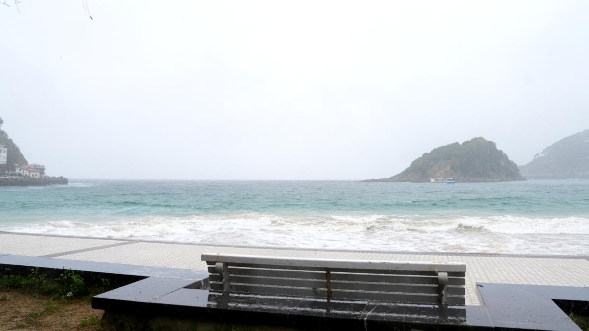 <![CDATA[Fallece un hombre rescatado del agua en la playa donostiarra de Ondarreta]]>