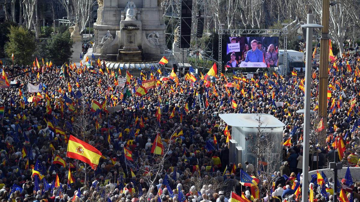 Miles de personas secundan la cuarta protesta del PP en Madrid contra ...