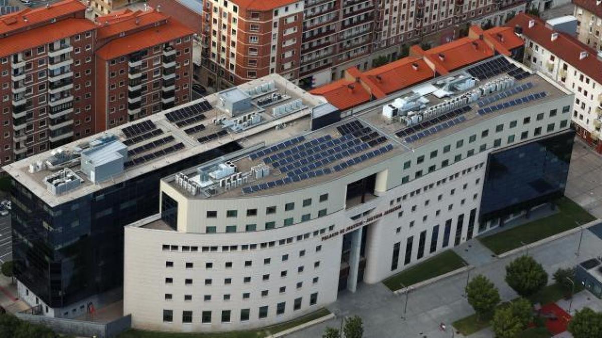 A juicio por azuzar a su pitbull para que atacara a su expareja en Pamplona