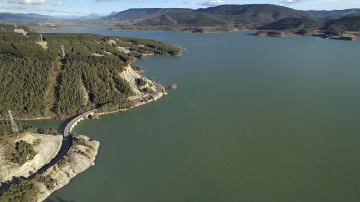 <![CDATA[Los embalses de Navarra ya superan el 70% de su capacidad: así están Yesa, Alloz, Eugi e Itoiz]]>