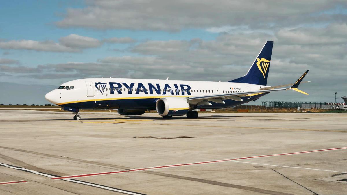 <![CDATA[Adiós a los billetes de avión impresos: Ryanair solo aceptará tarjetas de embarque 100% digitales desde este miércoles]]>