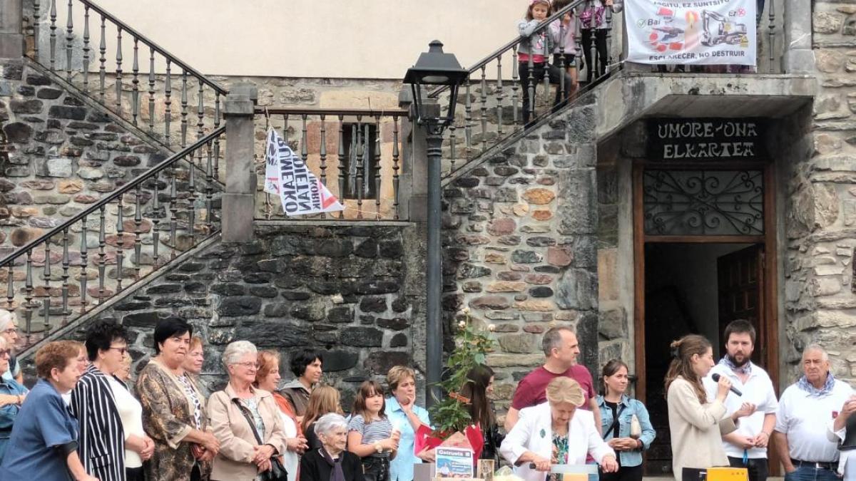 Homenaje a mujeres pastoras en Areso