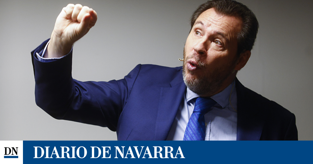 Puente se jacta de que Tellado ha dejado de ser periodista en su ficha del PP, tras enzarzarse con él por sus títulos
