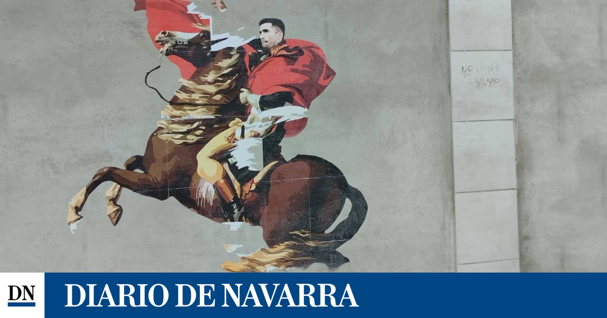 Vandalizan la obra de LKN que representa a Areso a caballo