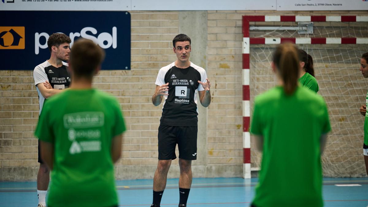 <![CDATA[Miguel Etxeberria seguirá al timón del Replasa Beti Onak]]>