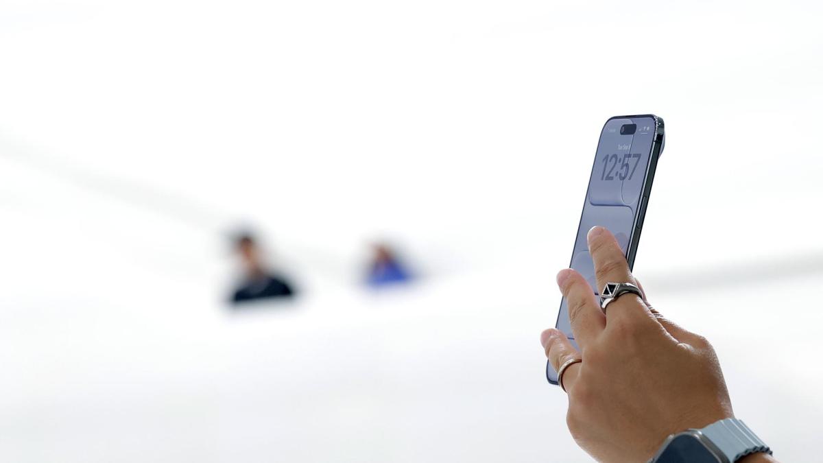 <![CDATA[Llega una nueva Siri: Apple busca redimirse con una
