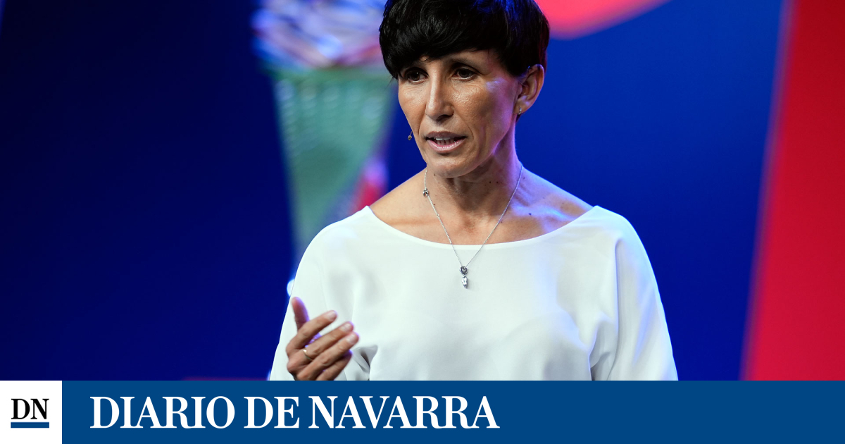 Bermúdez dice que su proyecto "comienza de cero" y alaba a Jenni Hermoso: "es una leyenda"