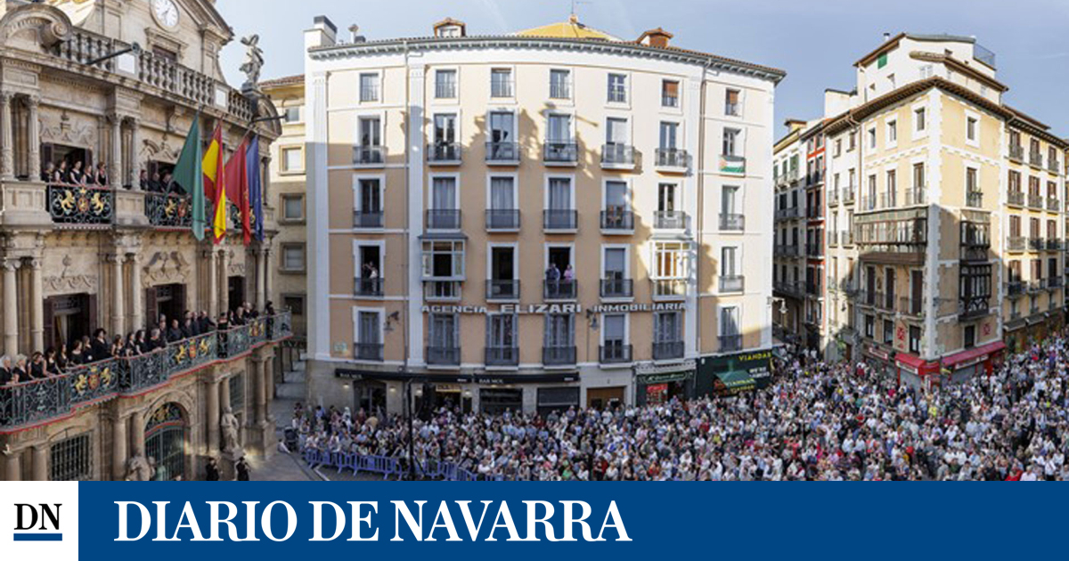 Concierto de AGAO desde los balcones del Ayuntamiento de Pamplona este sábado