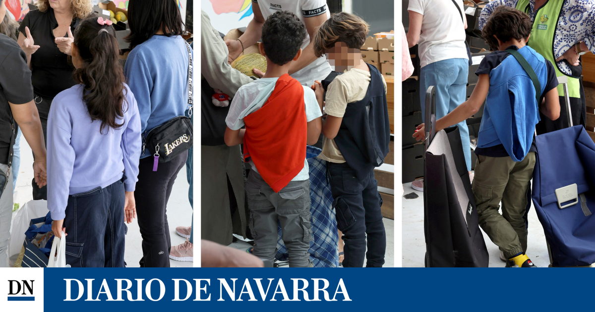 Familias con niños en la cola del hambre en un barrio de Pamplona: la otra vuelta al cole en Navarra