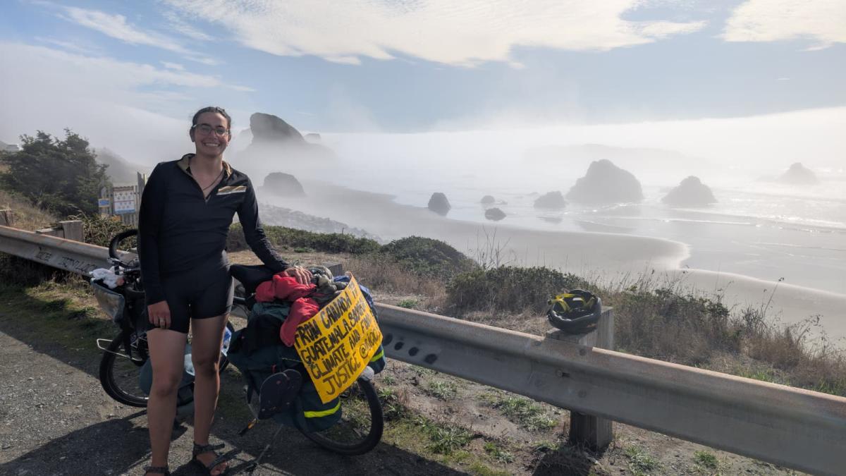 <![CDATA[Una pamplonesa recorre 8.000 kilómetros entre naturaleza y secuoyas con un doble objetivo]]>