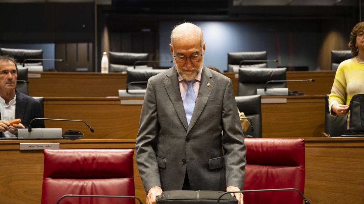 <![CDATA[Como el consejero de Salud en una cacharrería]]>