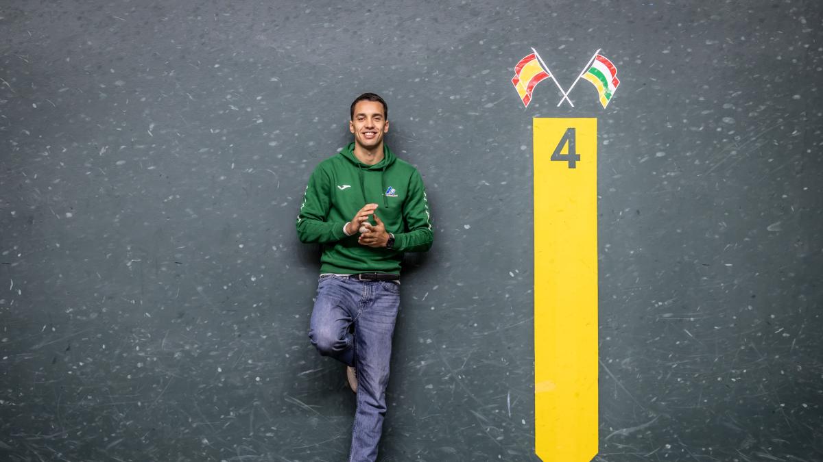 <![CDATA[Zabala, cuarto delantero de Aspe para el Parejas y lanza a Ezkurdia como zaguero]]>