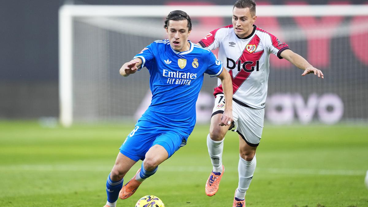 <![CDATA[De Frutos sustituye a Lamine Yamal en la selección]]>