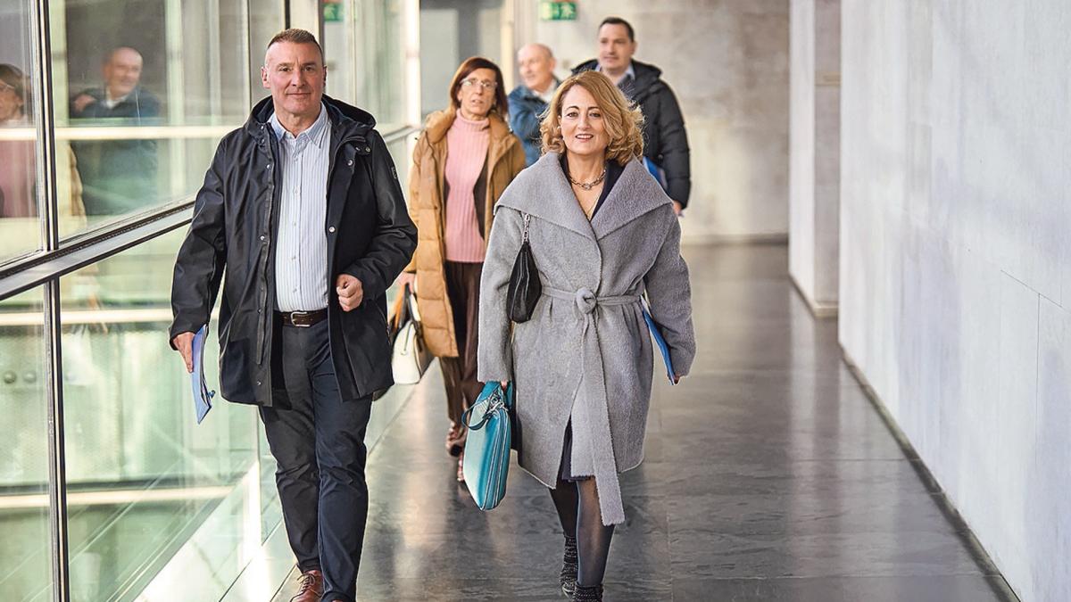 <![CDATA[Montejurra defiende el centro de animales en una dividida asamblea]]>