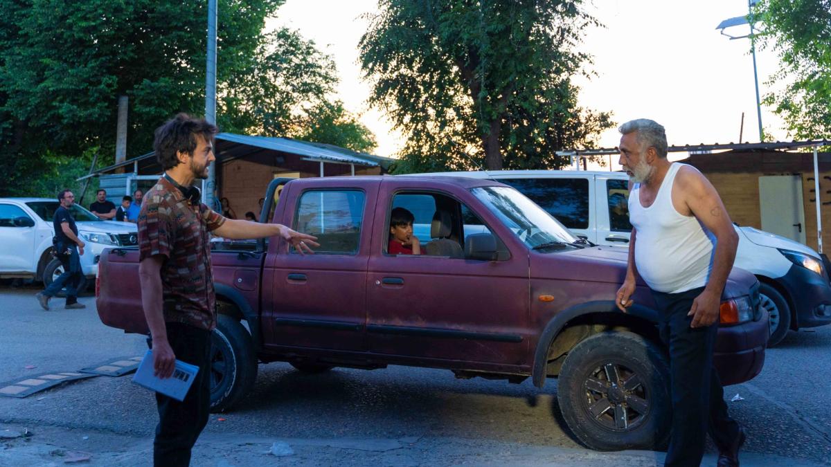 <![CDATA[Guillermo Galoe, el cineasta que se adentró en La Cañada Real: "Esta película consagra a una comunidad que se ha quedado al margen de todo"]]>