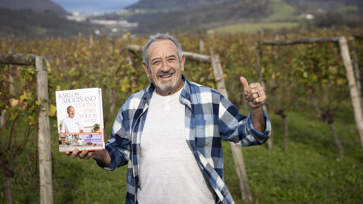 <![CDATA["Cualquier día me cae el premio Planeta", dice Karlos Arguiñano]]>