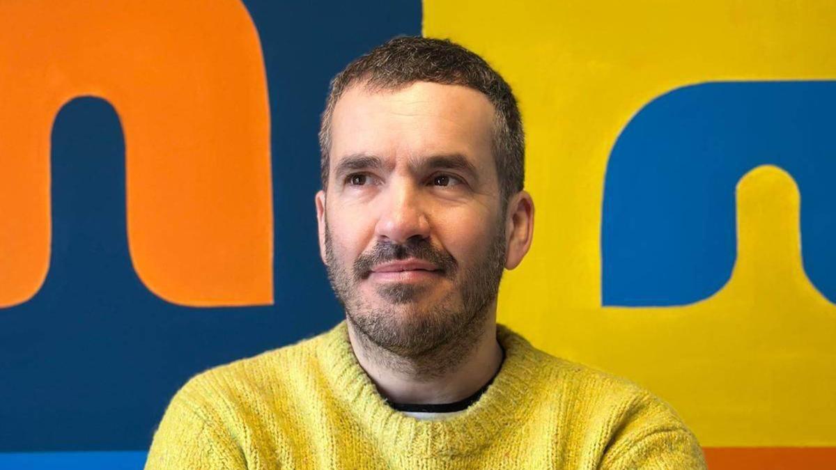 Hasier Larretxea, escritor: 