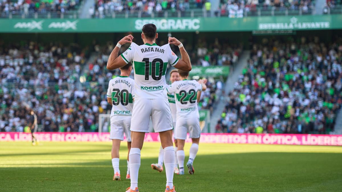 <![CDATA[El Elche prepara la visita de Osasuna con las altas de Mir y Sangaré y la baja de Diangana]]>