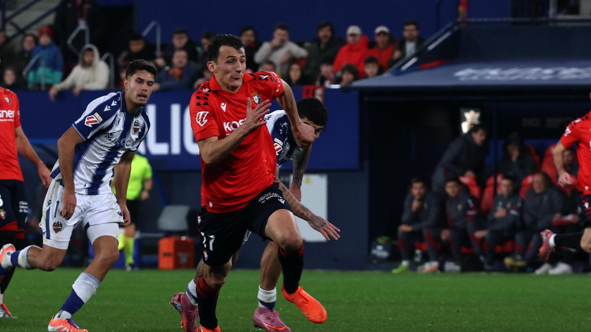 <![CDATA[Levante - Osasuna: horario y dónde ver en TV el partido de la jornada 35 de LaLiga]]>