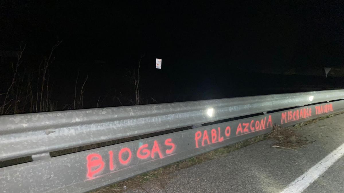 <![CDATA[Geroa Bai denuncia pintadas contra su portavoz parlamentario, Pablo Azcona]]>