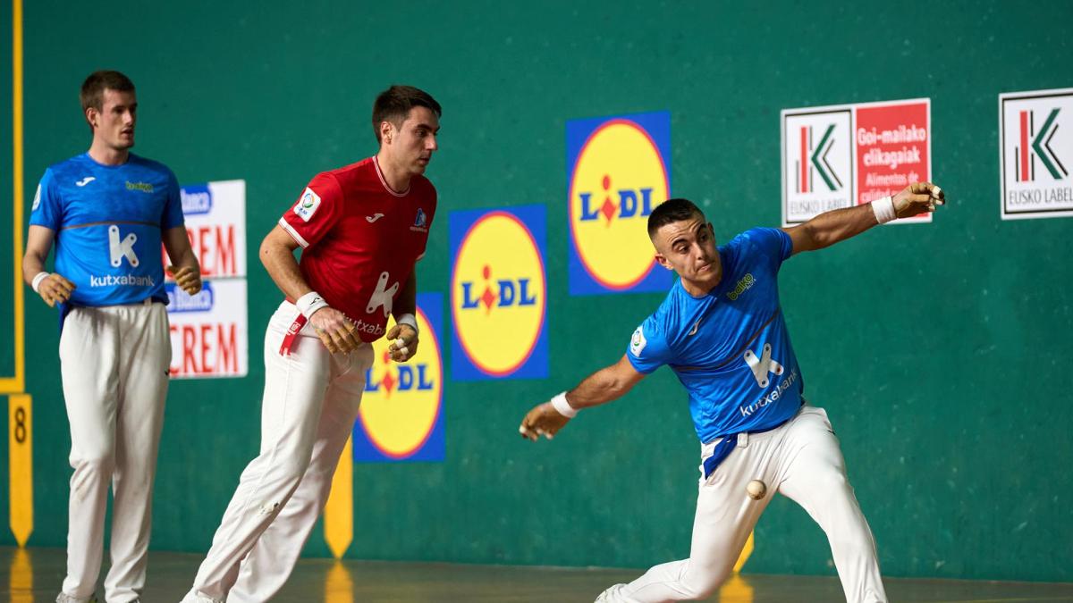 <![CDATA[Fotos del partido del Campeonato de Parejas entre Etxeberria-Rezusta y Larrazabal-Mariezkurrena]]>