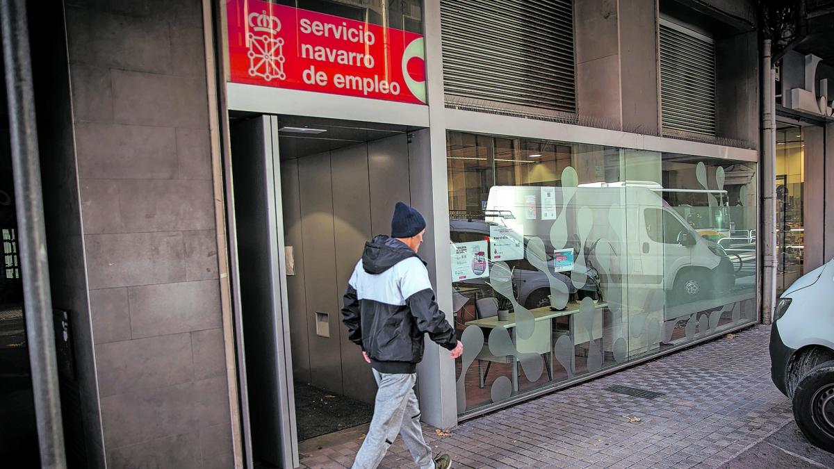 <![CDATA[El paro en Navarra desciende en abril en 833 personas y se sitúa en 28.903 desempleados]]>