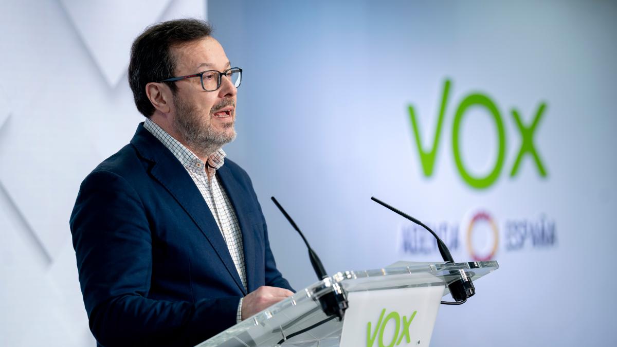 <![CDATA[Vox se muestra dispuesto a negociar con Azcón para gobernar con "estructura y presupuesto"]]>