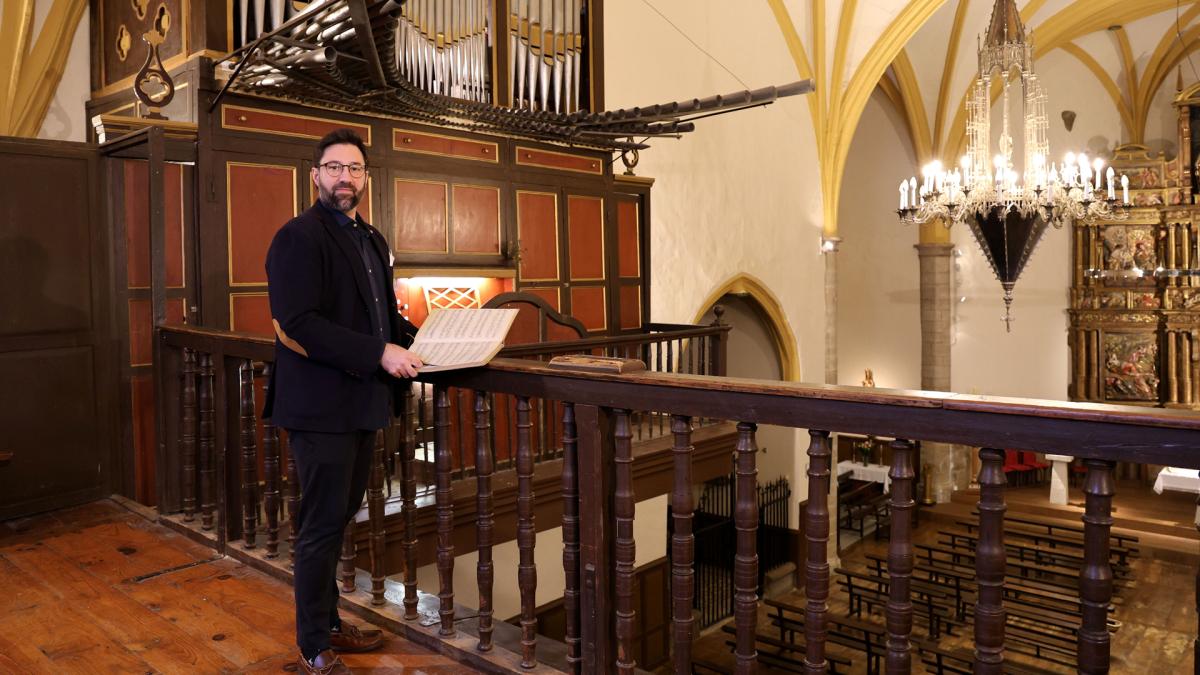 <![CDATA[El joven organista que llegó para dirigir el coro de Barásoain]]>