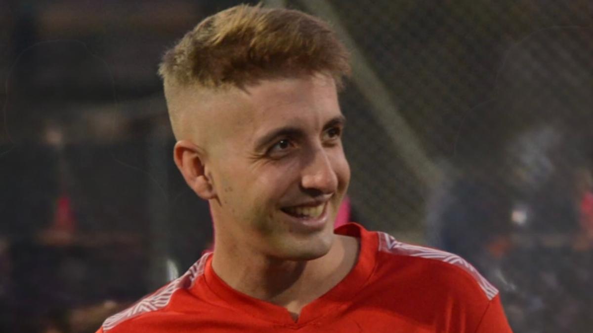 <![CDATA[Muere Xisco Quesada, el futbolista-influencer que habló sin tapujos de su cáncer y que pasó sus últimos meses ingresado en Pamplona]]>