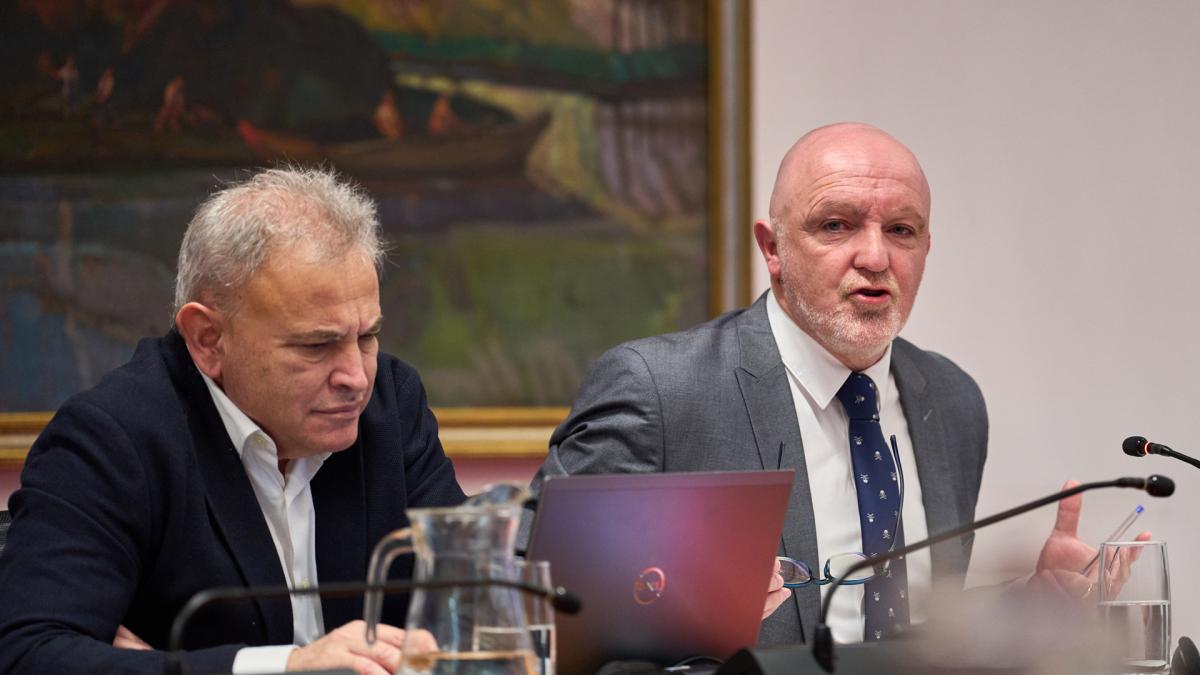 <![CDATA[Vídeo del rifirrafe entre Cerdán y Esparza en el Parlamento de Navarra]]>