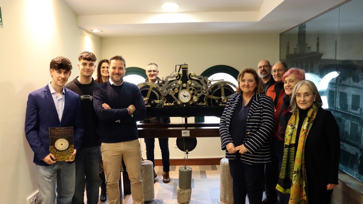 <![CDATA[Tudela da otra vida al viejo reloj de su plaza]]>