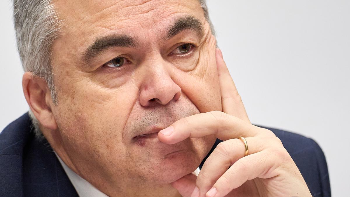 <![CDATA[Santos Cerdán y su ¿realidad? paralela]]>