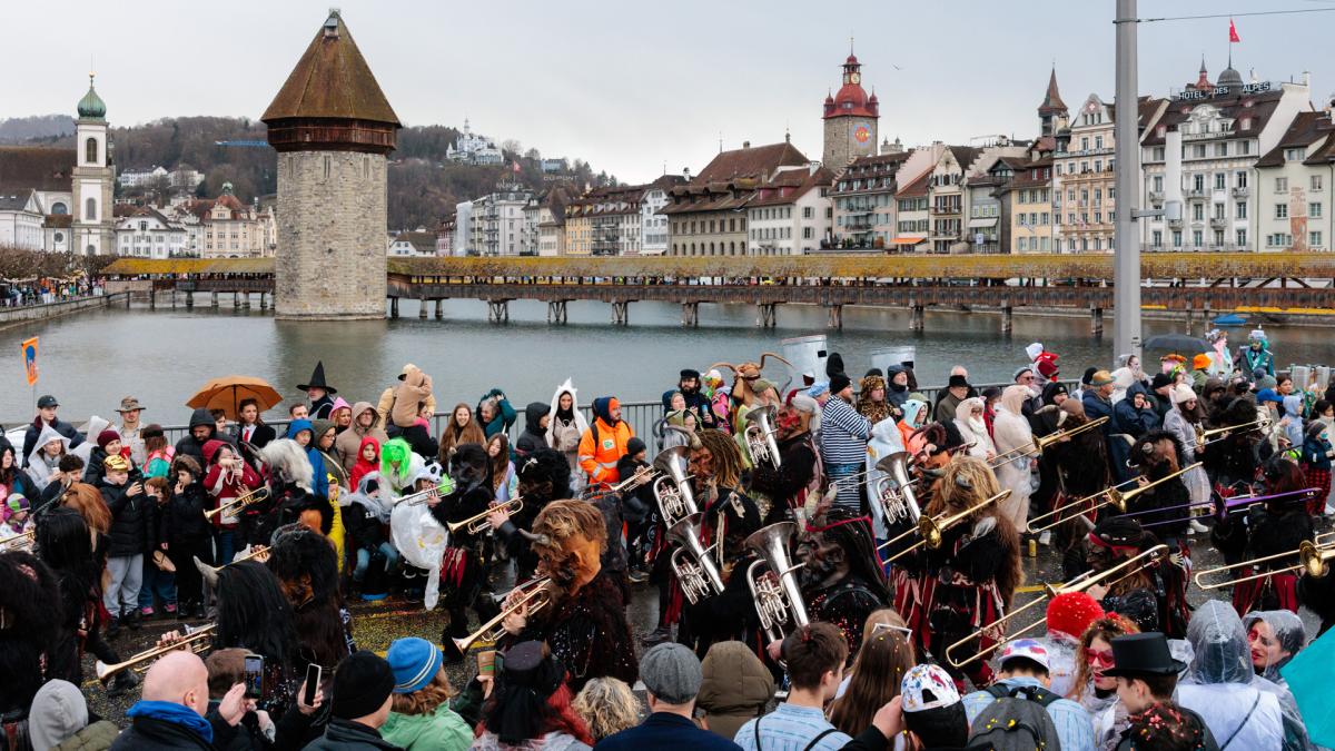<![CDATA[Suiza votará si limita su población a 10 millones para frenar la inmigración]]>