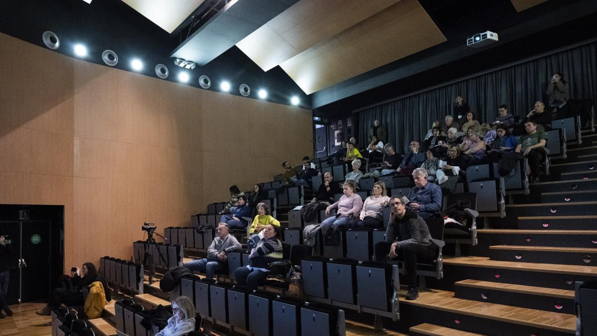 <![CDATA[Medio centenar de adolescentes de Mendillorri se quedan sin fútbol]]>