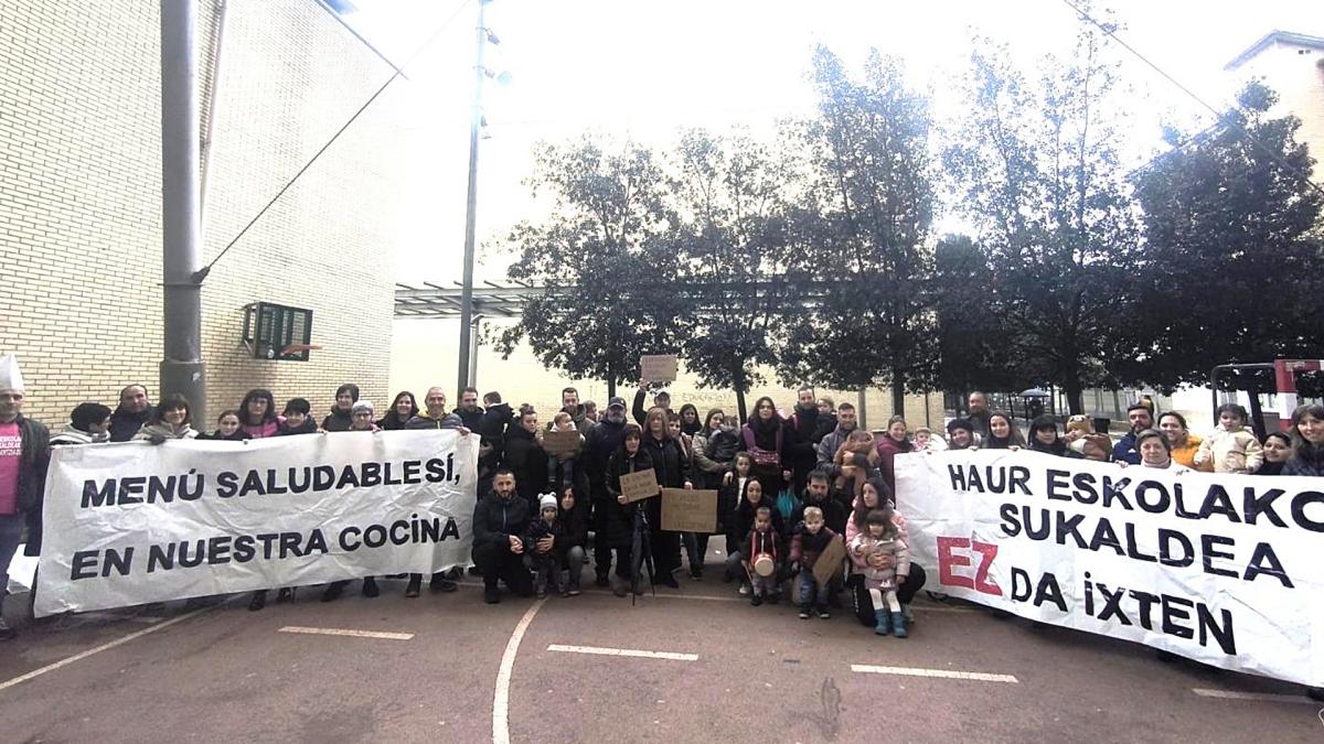 <![CDATA[Críticas a la decisión de suprimir la cocina de la escuela infantil pública de Ansoáin]]>