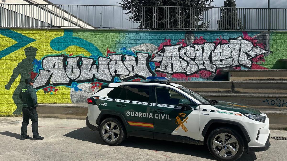 <![CDATA[Investigado por vandalizar un mural en el frontón de Cordovilla]]>